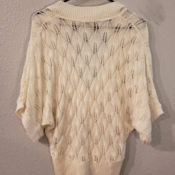 Rue21 ivory/cream v neck sweater - Picture 3 of 3